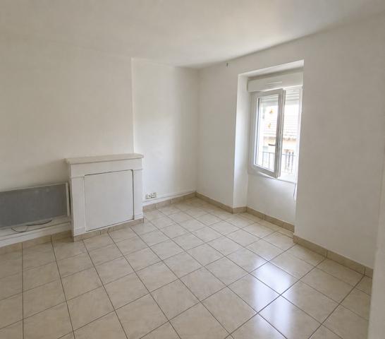 Appartement à louer 400 € CC CARCASSONNE 2 p 38 m² DPE D