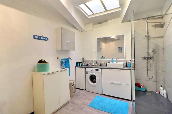 CENTRE VILLE SANARY SUR MER - APPARTEMENT DE TYPE 3 -