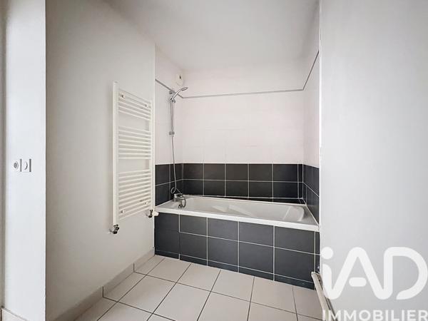 Appartement à vendre 3 pièces 61,41 m² Lyon 8