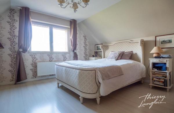VILLA DE 206M2 HABITABLES DANS SECTEUR RECHERCHE