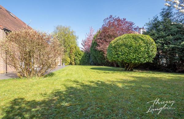 VILLA DE 206M2 HABITABLES DANS SECTEUR RECHERCHE