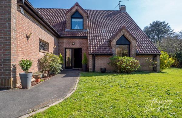VILLA DE 206M2 HABITABLES DANS SECTEUR RECHERCHE