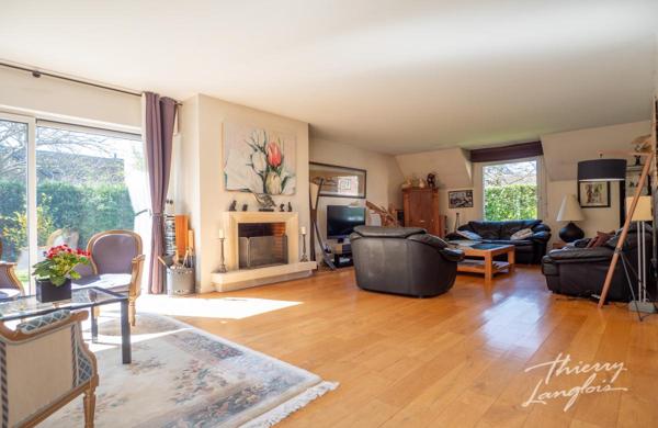 VILLA DE 206M2 HABITABLES DANS SECTEUR RECHERCHE