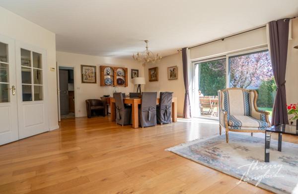 VILLA DE 206M2 HABITABLES DANS SECTEUR RECHERCHE