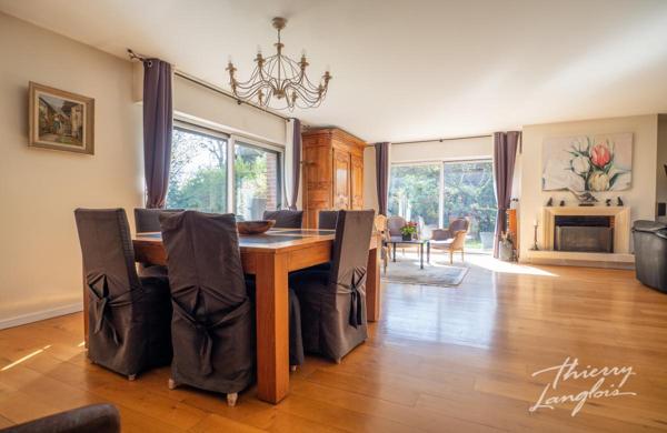 VILLA DE 206M2 HABITABLES DANS SECTEUR RECHERCHE