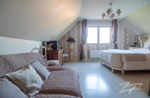 VILLA DE 206M2 HABITABLES DANS SECTEUR RECHERCHE