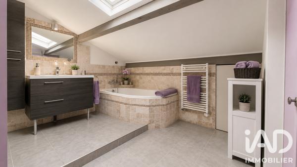Maison à vendre 6 pièces 140 m² Peyrolles-en-Provence