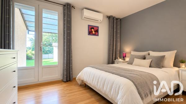 Maison à vendre 6 pièces 140 m² Peyrolles-en-Provence