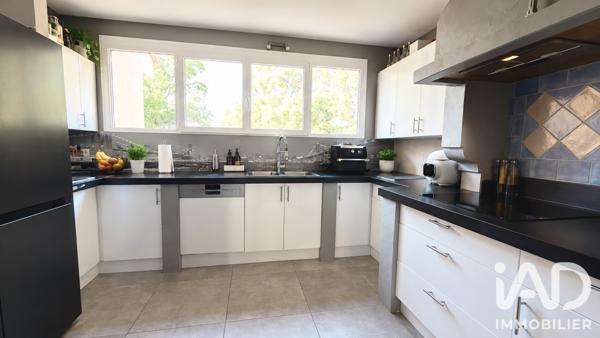 Maison à vendre 6 pièces 140 m² Peyrolles-en-Provence
