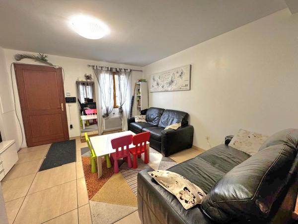 Maison 92 m2 - 3 chambres- 412 m2 terrain- garage-  Freneuse 78840