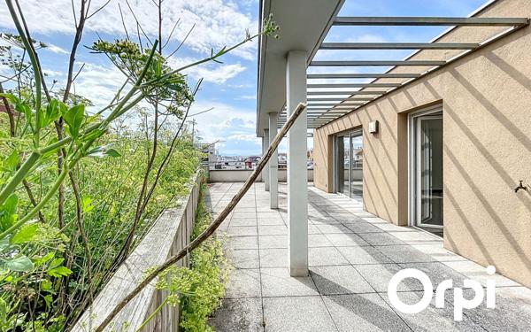 Appartement à vendre    5 pièces • 109,43 m2 Villeurbanne