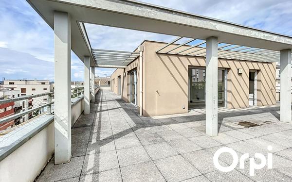 Appartement à vendre    5 pièces • 109,43 m2 Villeurbanne