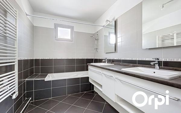 Appartement à vendre    5 pièces • 109,43 m2 Villeurbanne