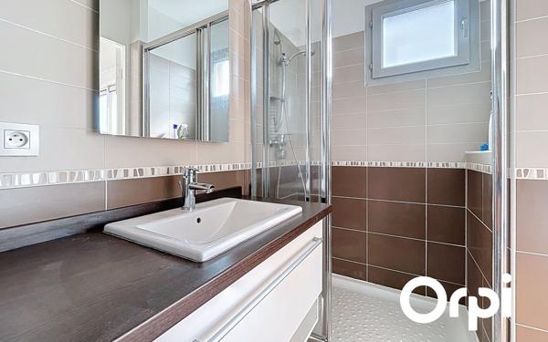 Appartement à vendre    5 pièces • 109,43 m2 Villeurbanne