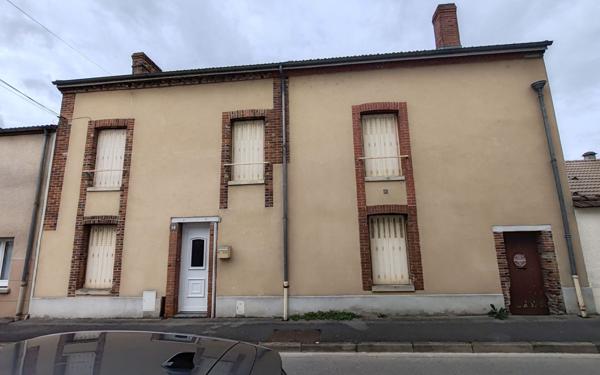 Maison à vendre    5 pièces •  Ay