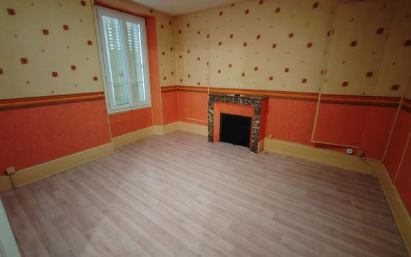 Maison à vendre    5 pièces •  Ay