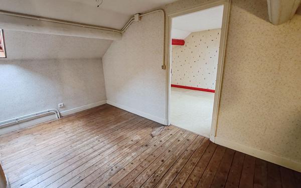 Maison à vendre    5 pièces •  Ay