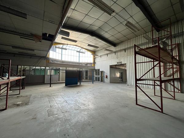 Local d'activité Orvault 1900 m²
