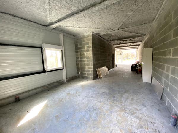 A VENDRE : très beau local d'activité NEUF environ 100 m2 - SAINT-HERBLAIN