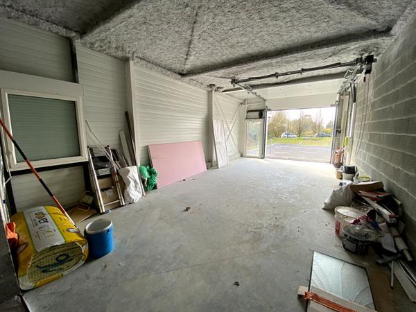 A VENDRE : très beau local d'activité NEUF environ 100 m2 - SAINT-HERBLAIN
