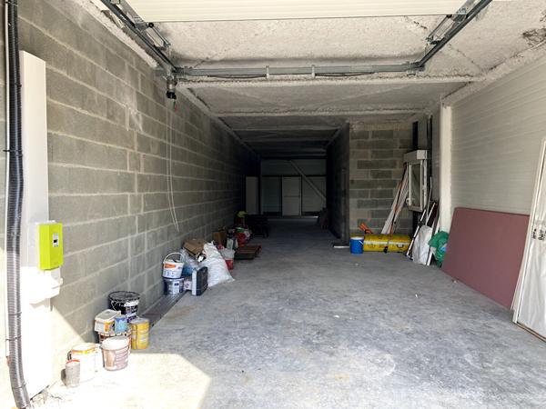 A VENDRE : très beau local d'activité NEUF environ 100 m2 - SAINT-HERBLAIN