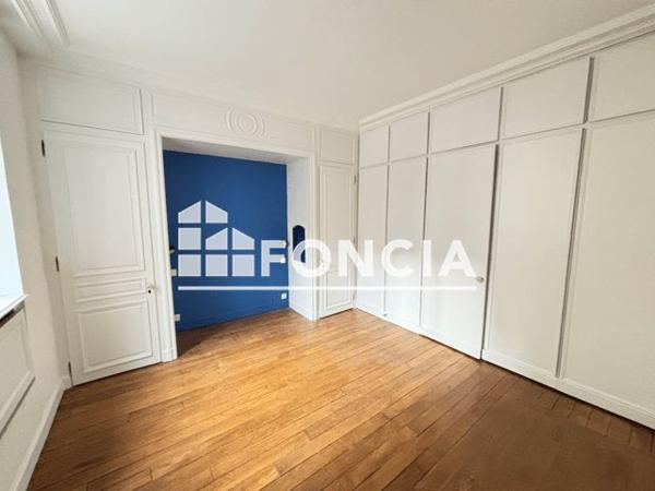Location Appartement 2 pièces 50.7 m² - Paris 75008