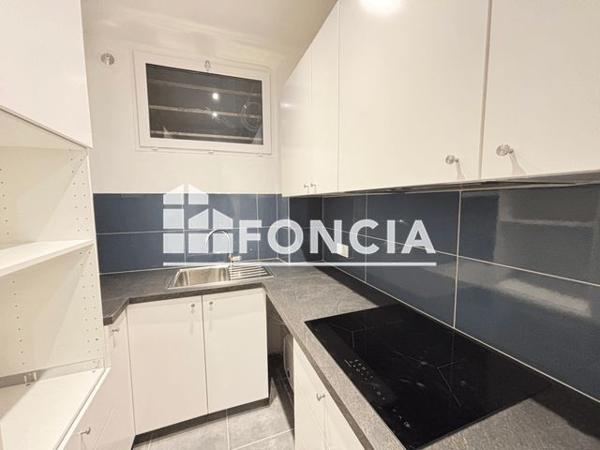 Location Appartement 2 pièces 50.7 m² - Paris 75008