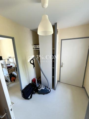 Studio
                                                                                                                                                                                                                                                                                                                        1 pièce(s)                                                                                                                                                                                                                                                                                                                              25.45  m²