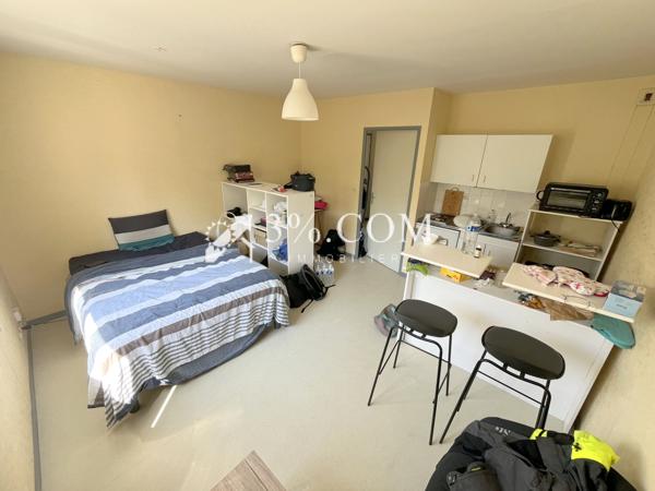 Studio
                                                                                                                                                                                                                                                                                                                        1 pièce(s)                                                                                                                                                                                                                                                                                                                              25.45  m²