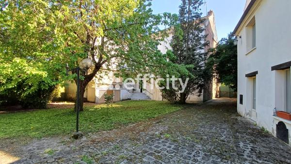 Maison 8 pièces - 289 m² Exclusivité efficity