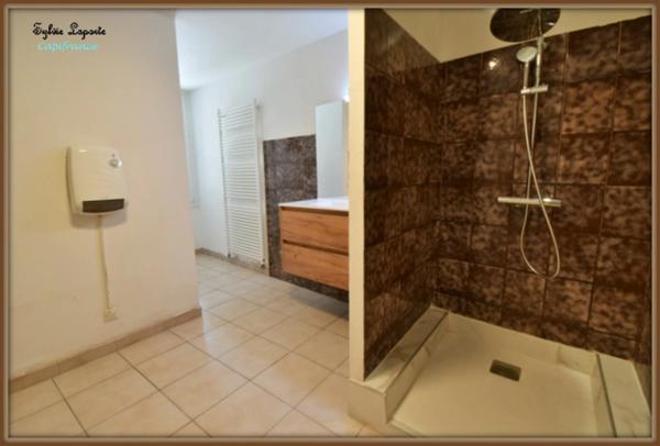 Maison à louer meublée. Charmante maison de village rénovée – 2 chambres, grand bureau, garage, et jardin à proximité