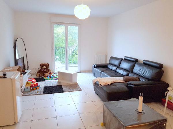 Appartement Sainte Genevieve Des Bois 3 pièce(s) 63 m2