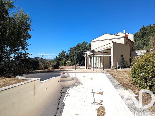 Maison à vendre 5 pièces 163 m² Fréjus