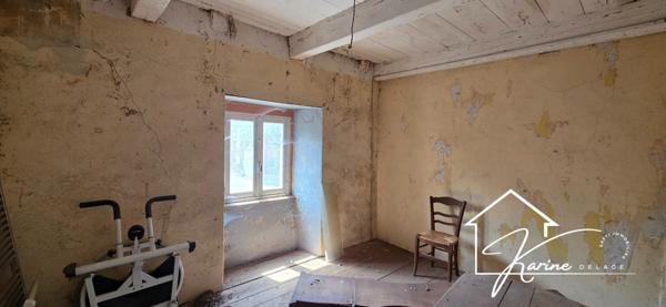 Maison ancienne à rénover à La Chomeilles