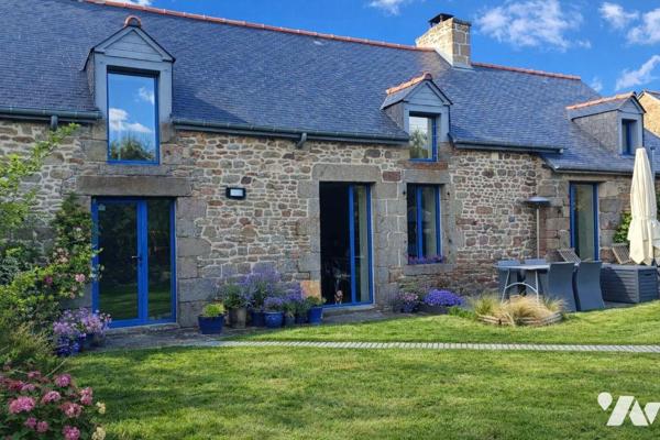 Maison en pierres indépendante de type longère comprenant :
Entrée, espace bureau avec parois ...