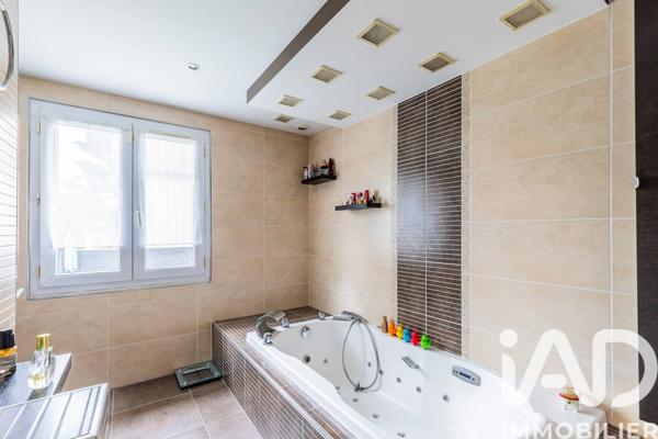 Maison à vendre 5 pièces 120 m² Villeneuve-le-Roi