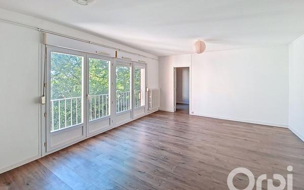Appartement à vendre    5 pièces • 75 m2 Saint-Max