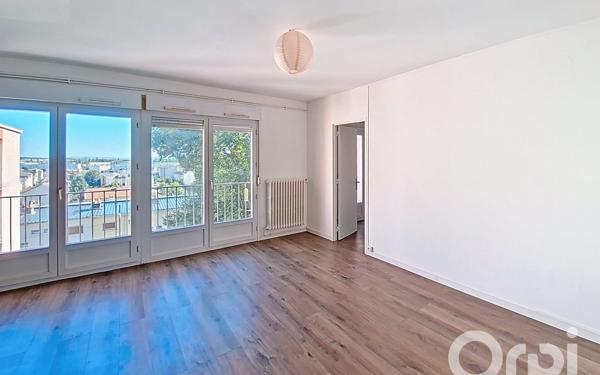 Appartement à vendre    5 pièces • 75 m2 Saint-Max