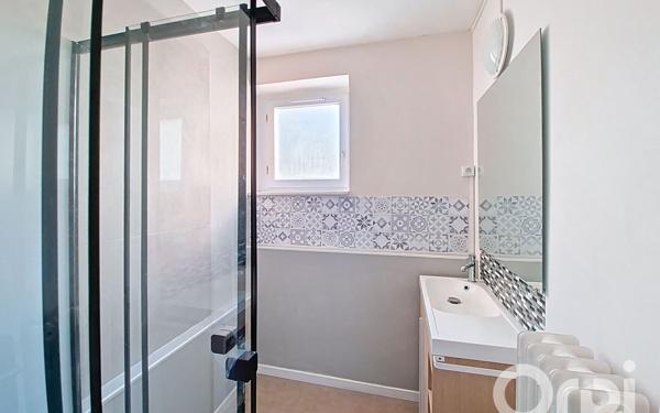 Appartement à vendre    5 pièces • 75 m2 Saint-Max