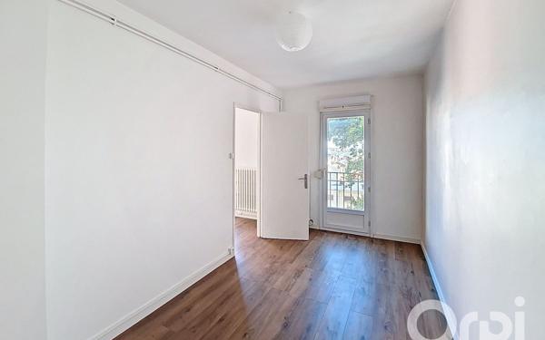 Appartement à vendre    5 pièces • 75 m2 Saint-Max