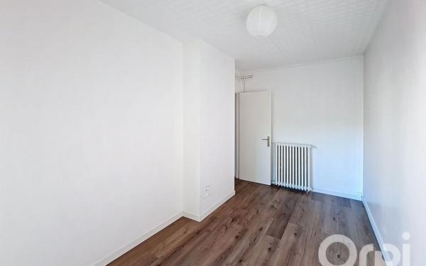 Appartement à vendre    5 pièces • 75 m2 Saint-Max