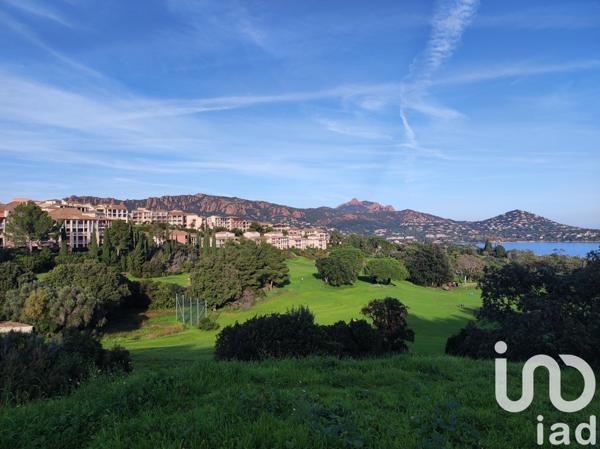 Appartement 2 pièces de 27 m² à Saint-Raphaël (83530)