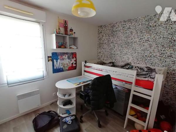 EXCLUSIVITE TRENTE CINQ NOTAIRES !! Au c?ur du Vert Buisson, commerces et transports en commun ...