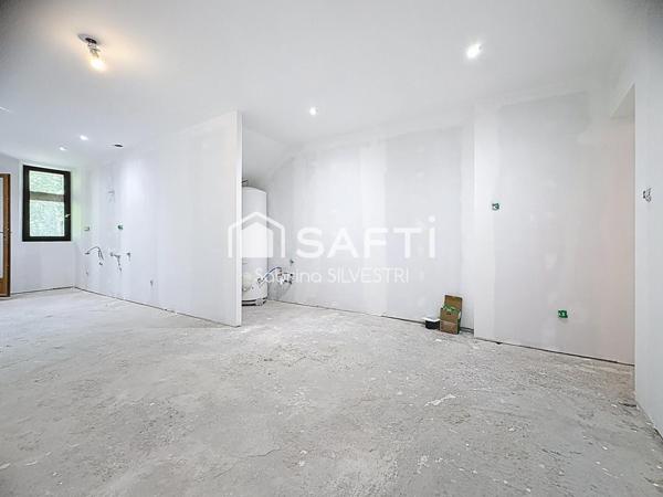 Idéal investiseur Maison de village divisé en deux appartements avec terrain non attenant