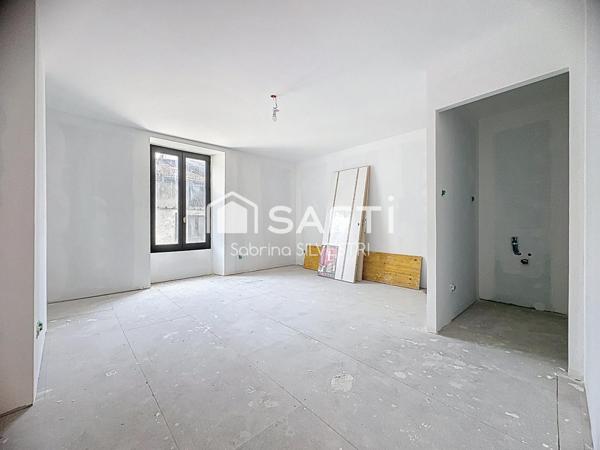 Idéal investiseur Maison de village divisé en deux appartements avec terrain non attenant