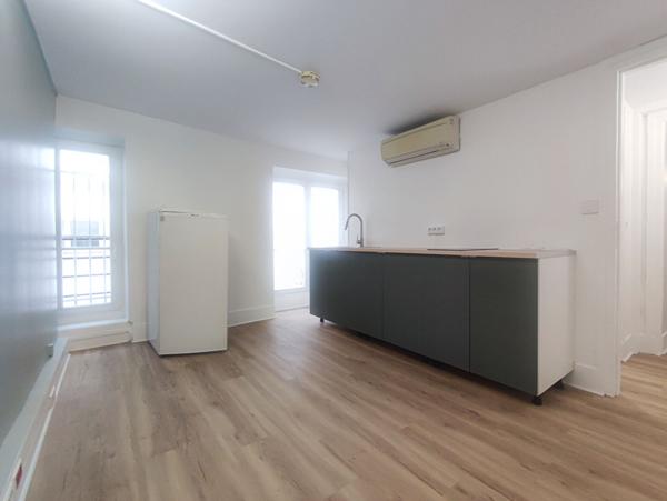 Bureaux à louer - 92 m2 - traversant