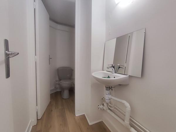 Bureaux à louer - 92 m2 - traversant