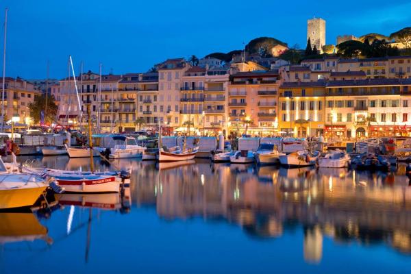Vente                                                      Appartement
                        
                     3 pièces                      32 m2                     à Cannes