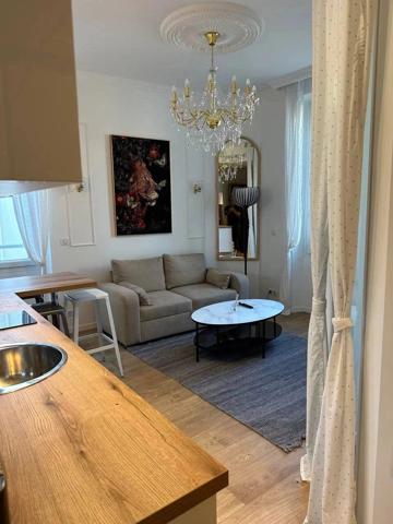 Vente                                                      Appartement
                        
                     3 pièces                      32 m2                     à Cannes