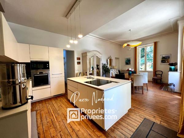 Maison Libourne 9 pièces 6 chambres 230 m2